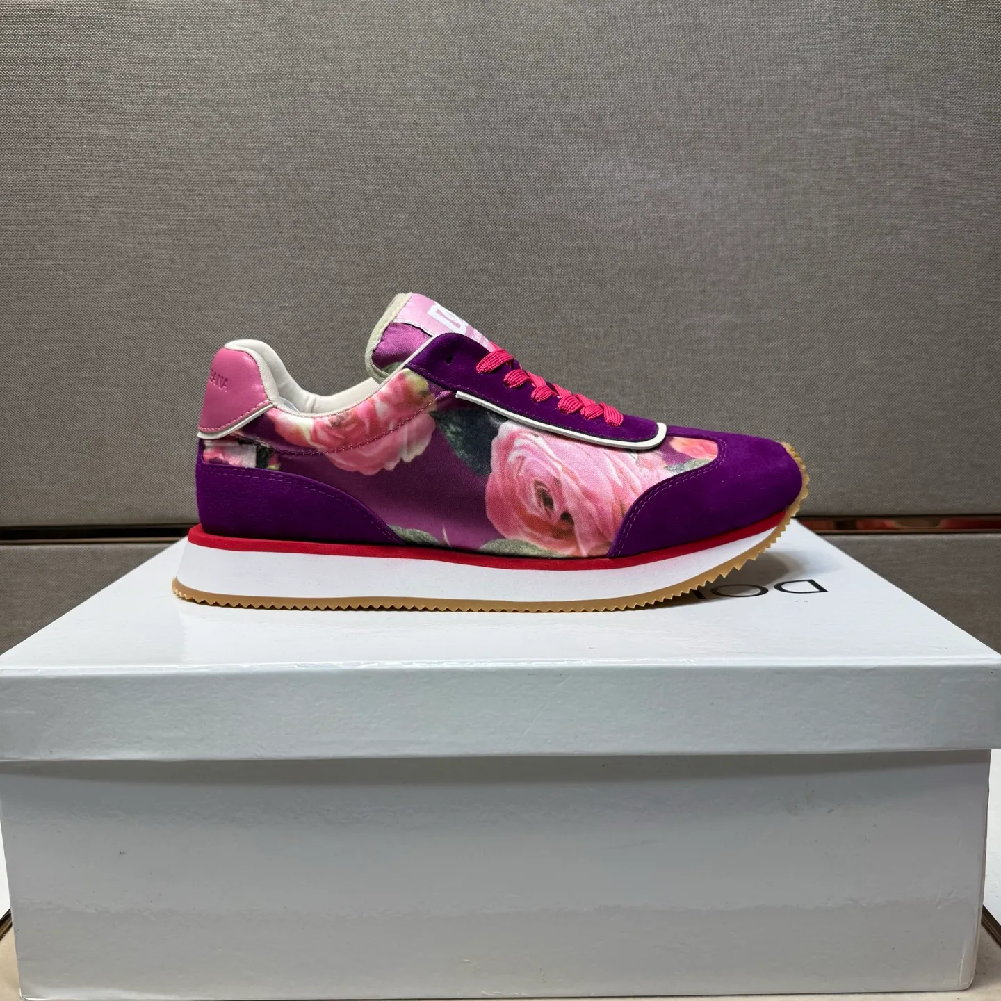 ⬛️Men's shoes💰p462【DG～】Couple casual shoes, 2025z cabinet sales simultaneously 🔶Size: 35-44#️⃣ 🔷2 colors🔜The upper is made of multi-material splicing➕Mesh lining, comfortable and breathable, sole: original comfortable, wear-resistant and non-slip outsole, ⚠️Real 📱Photographed🎬The real thing is better📢📢📢